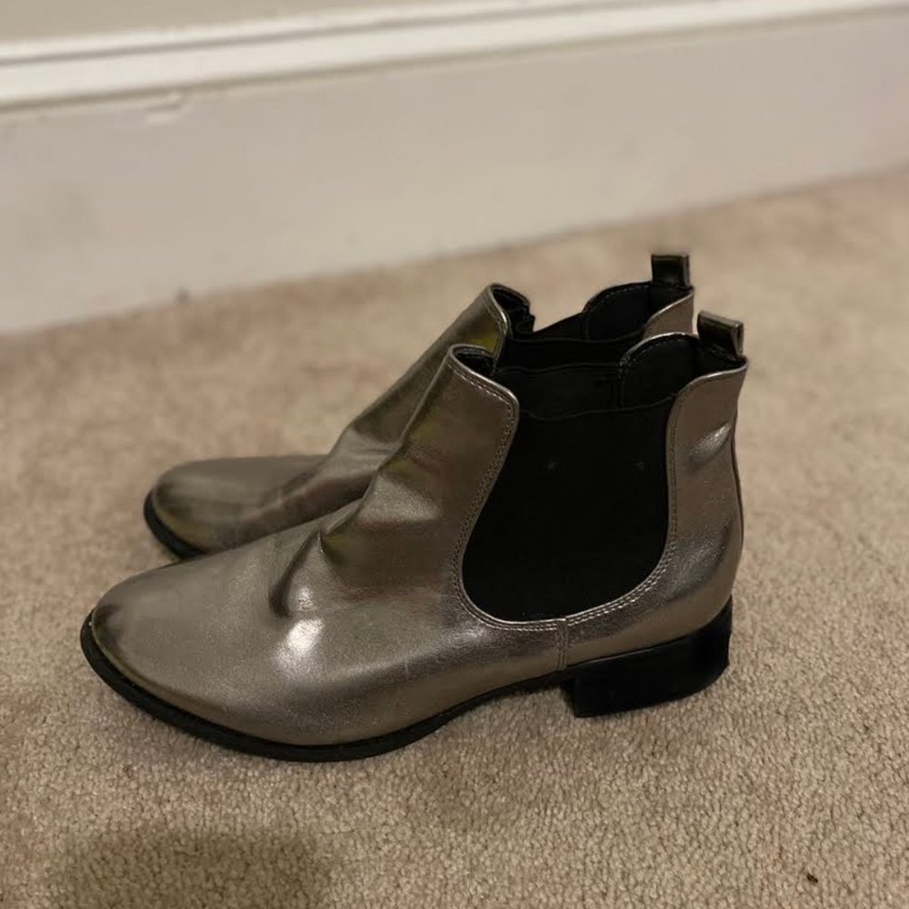 Boots - Picture 3 of 3
